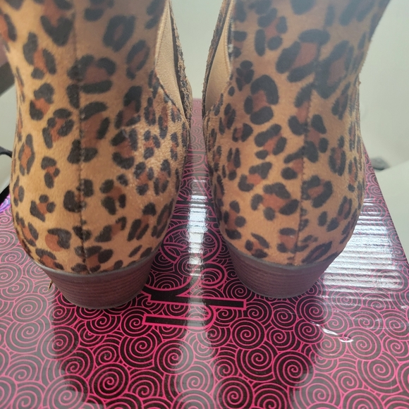 Animal print bootie!! - Picture 3 of 5